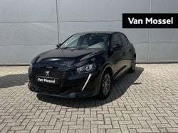 Zwart Gebruikt 2023 Peugeot e-208 Allure Hatchback | € 19.740 (Eerlijke prijs)