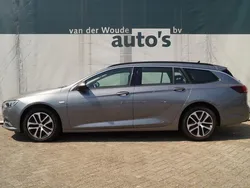 Grijs, metallic lak Gebruikt 2018 Opel Insignia Edition Stationwagen | € 13.900
