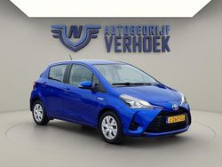 Blauw (metallic) Gebruikt 2020 Toyota Yaris Hybrid Active Hatchback | € 16.900 (Super prijs)