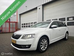 Wit Gebruikt 2016 Skoda Octavia Business Line Stationwagen | € 7.995 (Super prijs)