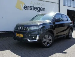 Zwart Gebruikt 2023 Suzuki Vitara SUV | € 24.950 (Eerlijke prijs)