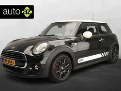 Zwart Gebruikt 2017 Mini Cooper Hatchback | € 15.900 (Eerlijke prijs)