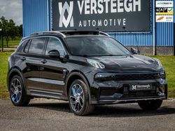 Zwart Gebruikt 2023 Lynk & Co 01 SUV | € 27.900 (Eerlijke prijs)