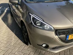 Grijs Gebruikt 2012 Peugeot 208 Envy Hatchback | € 5.200 (Eerlijke prijs)
