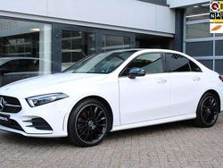 Wit Gebruikt 2023 Mercedes A250 AMG line Sedan | € 31.450 (Eerlijke prijs)