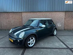 Groen, metallic lak Gebruikt 2005 Mini Cooper Hatchback | € 1.399 (Super prijs)