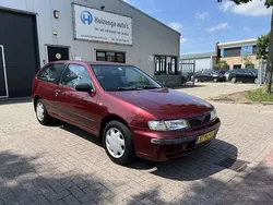 Rood Gebruikt 1999 Nissan Almera Hatchback | € 699