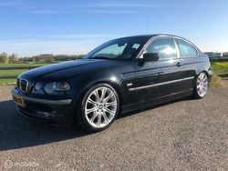 Zwart Gebruikt 2001 BMW 325 Hatchback | € 4.950 (Eerlijke prijs)