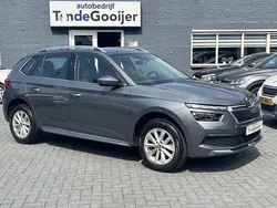 Grijs, metallic lak Gebruikt 2023 Skoda Kamiq Style SUV | € 26.900 (Iets duurder)