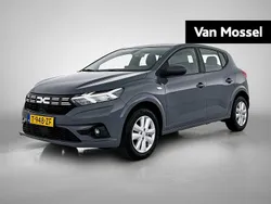 Grijs Gebruikt 2023 Dacia Sandero Expression Hatchback | € 15.935