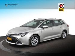 Grijs Gebruikt 2023 Toyota Corolla Hybrid Active Stationwagen | € 23.499 (Eerlijke prijs)