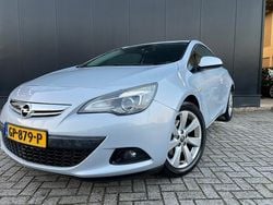 Wit (metallic) Gebruikt 2012 Opel Astra GTC Sport Hatchback | € 5.995 (Eerlijke prijs)