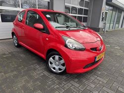 Rood Gebruikt 2007 Toyota Aygo Hatchback | € 1.771 (Eerlijke prijs)
