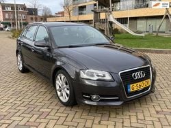 Grijs (metallic) Gebruikt 2011 Audi A3 Sportback Ambition Hatchback | € 5.950 (Eerlijke prijs)