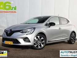 Grijs Gebruikt 2023 Renault Clio V Evolution Hatchback | € 14.900 (Eerlijke prijs)
