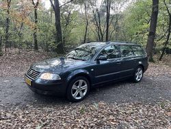 Blauw Gebruikt 2002 VW Passat Comfortline Stationwagen | € 1.450 (Eerlijke prijs)