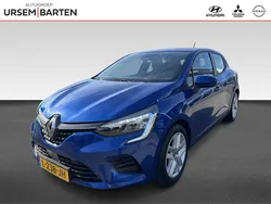 Blauw, metallic lak Gebruikt 2021 Renault Clio V Zen Hatchback | € 13.930 (Goede deal)