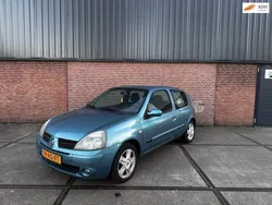 Blauw Gebruikt 2005 Renault Clio II Authentique Hatchback | € 950 (Goede deal)