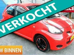 Rood Gebruikt 2011 Toyota Aygo Hatchback | € 3.999 (Super prijs)