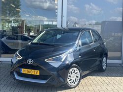 Zwart Gebruikt 2020 Toyota Aygo X-play Hatchback | € 11.749 (Duur)