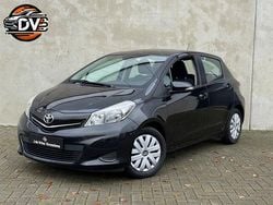 Zwart Gebruikt 2012 Toyota Yaris Hatchback | € 7.945 (Eerlijke prijs)