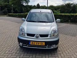 Zilver Gebruikt 2004 Renault Kangoo Authentique MPV | € 3.500 (Eerlijke prijs)