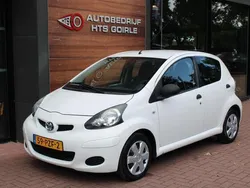 Wit Gebruikt 2011 Toyota Aygo Cool Hatchback | € 3.350 (Eerlijke prijs)