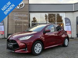 Rood Gebruikt 2020 Toyota Yaris Hybrid Hatchback | € 18.890 (Eerlijke prijs)