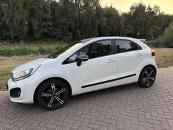 Wit Gebruikt 2011 Kia Rio Hatchback | € 4.995 (Eerlijke prijs)