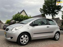 Grijs Gebruikt 2008 Toyota Yaris Terra Hatchback | € 3.980 (Eerlijke prijs)