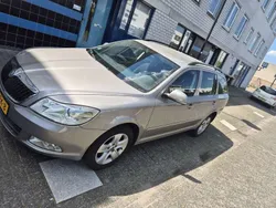 Beige Gebruikt 2009 Skoda Octavia Ambition Stationwagen | € 4.000 (Iets duurder)