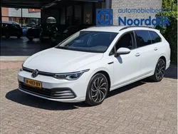 Wit Gebruikt 2021 VW Golf VIII Style Stationwagen | € 22.950 (Eerlijke prijs)