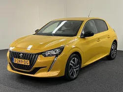 Geel, metallic lak Gebruikt 2022 Peugeot 208 Selection Sky Hatchback | € 20.950 (Duur)