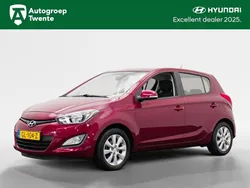 Rood Gebruikt 2014 Hyundai i20 Hatchback | € 8.845 (Eerlijke prijs)