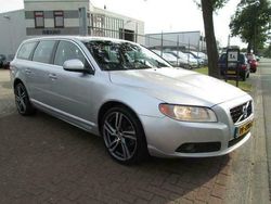Grijs Gebruikt 2013 Volvo V70 Kinetic Stationwagen | € 17.950 (Eerlijke prijs)