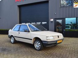 Beige Gebruikt 1989 Peugeot 309 Hatchback | € 4.950