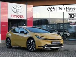 Geel Nieuw 2024 Toyota Prius Plug-in Hybrid Edition Hatchback | € 44.900