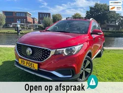 Rood Gebruikt 2021 MG ZS Luxury Sedan | € 14.695 (Super prijs)