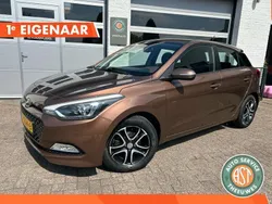Bruin Gebruikt 2016 Hyundai i20 Comfort Hatchback | € 9.945 (Iets duurder)