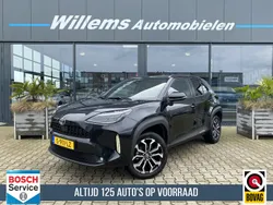 Zwart Gebruikt 2023 Toyota Yaris Cross SUV | € 25.450 (Goede deal)