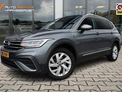 Grijs Gebruikt 2023 VW Tiguan Life SUV | € 35.900 (Eerlijke prijs)