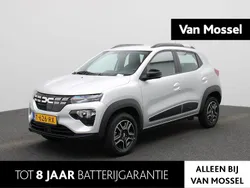 Grijs Gebruikt 2023 Dacia Spring Essentiel Hatchback | € 12.940 (Eerlijke prijs)