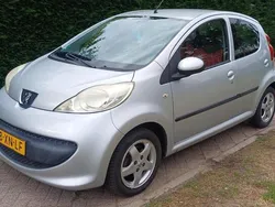 Grijs Gebruikt 2007 Peugeot 107 Urban Move Hatchback | € 1.550 (Eerlijke prijs)