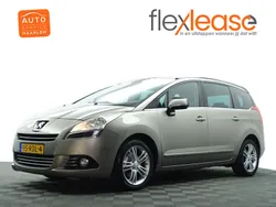 Grijs, metallic lak Gebruikt 2011 Peugeot 5008 MPV | € 4.900 (Eerlijke prijs)