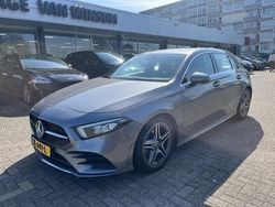 Grijs Gebruikt 2019 Mercedes A160 Advantage Hatchback | € 19.950 (Eerlijke prijs)