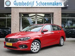 Rood Gebruikt 2017 Fiat Tipo Lounge Stationwagen | € 12.445 (Duur)