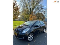 Zwart (metallic) Gebruikt 2006 Toyota Yaris Terra Hatchback | € 3.450 (Eerlijke prijs)
