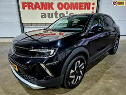 Zwart, metallic lak Gebruikt 2022 Opel Mokka Elegance SUV | € 21.950 (Goede deal)