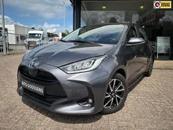 Grijs Gebruikt 2022 Toyota Yaris Hatchback | € 22.250 (Eerlijke prijs)