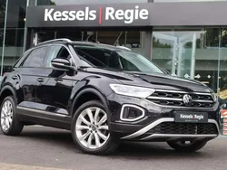 Zwart Gebruikt 2022 VW T-Roc Style SUV | € 31.950 (Eerlijke prijs)